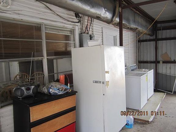3rd image of 204 County Road 566