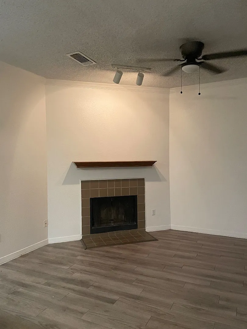 915 W. 23rd Street #212 — Photo 3