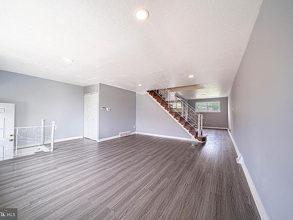 3rd image of 2839 Tremont St
