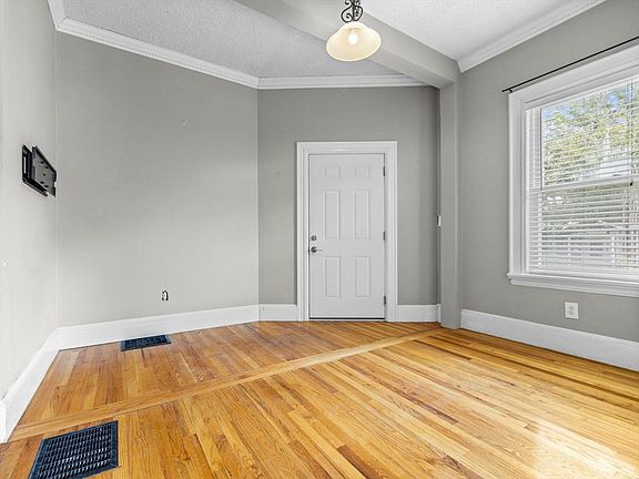 2nd image of 35 Parker St Unit 35
