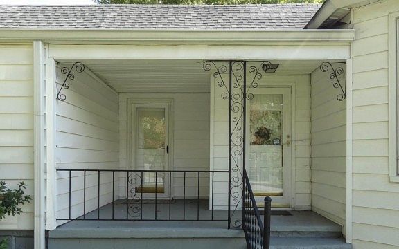 3rd image of 305 Lakeview Dr