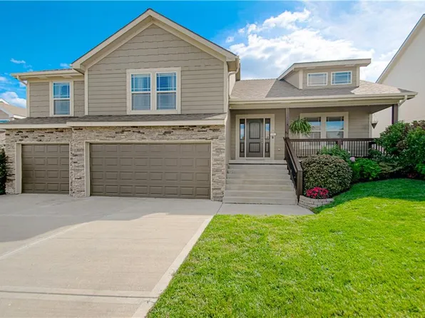 21425 W 47th Ter, Shawnee, KS 66218