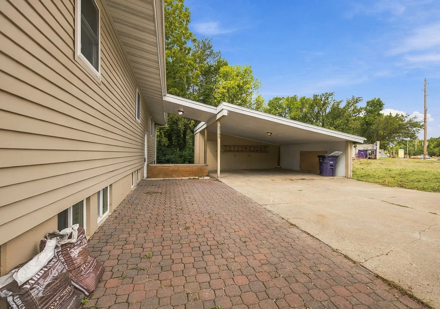 Please View 3D Virtual Walk-Through Before Scheduling a Showing — Photo 2