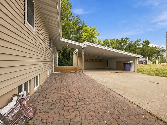 2nd image of 2309 Anderson Ave