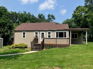 34000 White Oak Dr, Burlington, WI 53105