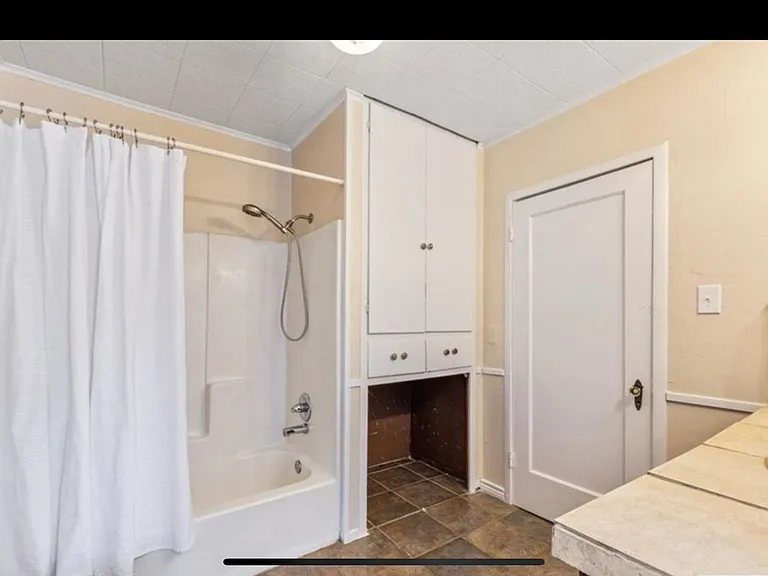 1304 N 4th St — Photo 9