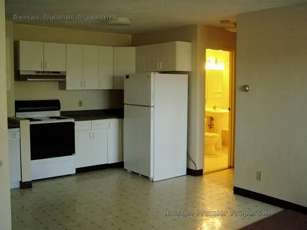 2nd image of 455 Sea St #11 B