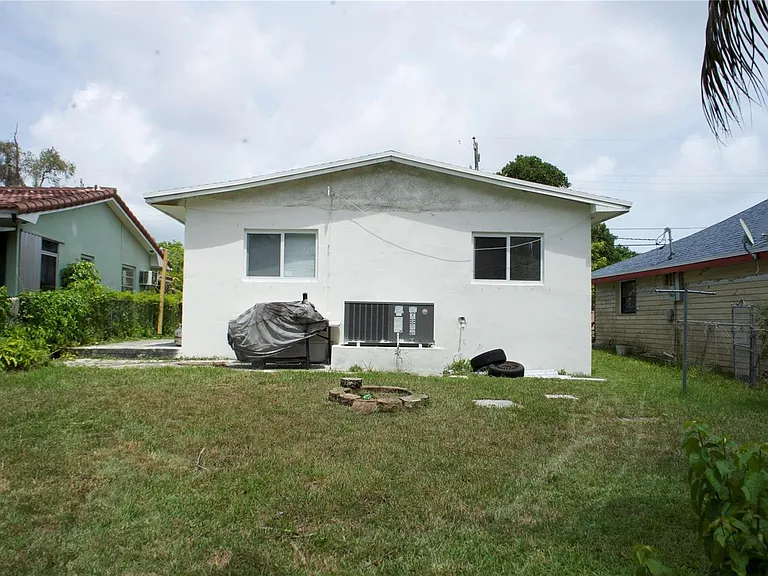 11150 Peachtree Dr — Photo 26