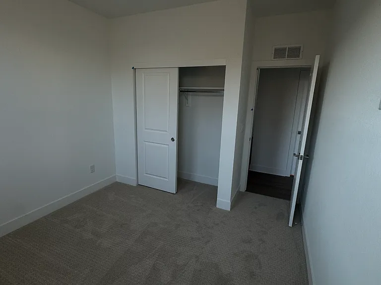 830 Josephine Way — Photo 6