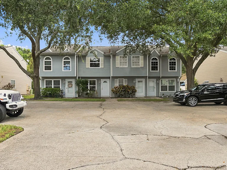 8511 J R Manor Dr — Photo 5
