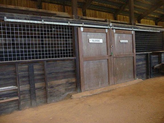 4-12'x15' Stalls