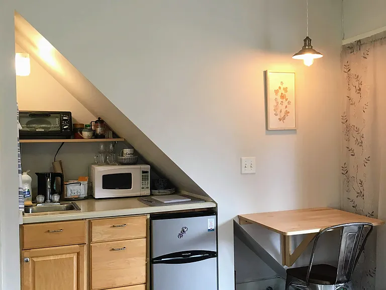 305 Utica St — Photo 2