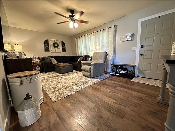 4th image of 3235 Melody Ln