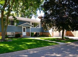 6431 6th St N, Oakdale, MN 55128