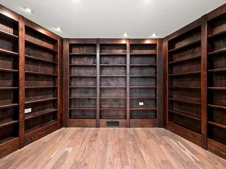 26 Pebble Dr — Photo 15