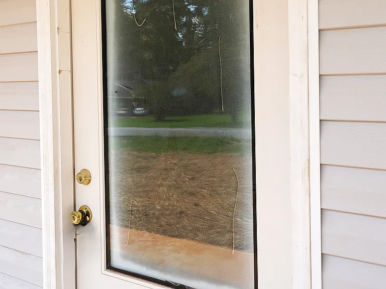 400 Henson Cir — Photo 3