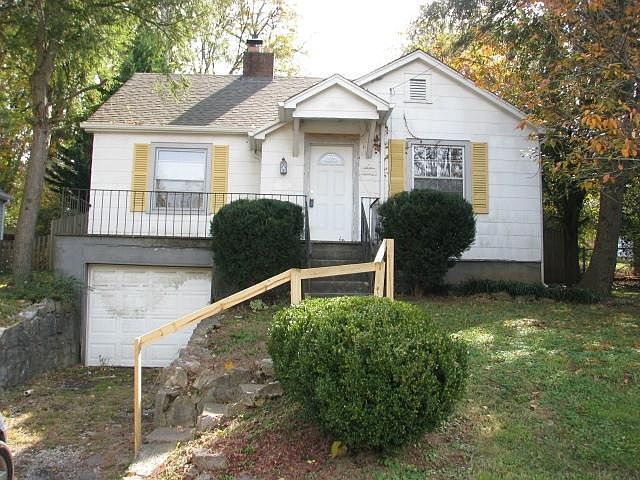 1st image of 2906 NE Woodrow Dr