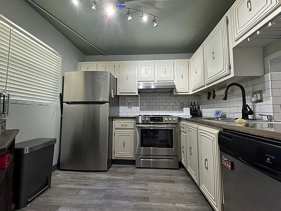 3rd image of 469 N Pine Island Road #102B