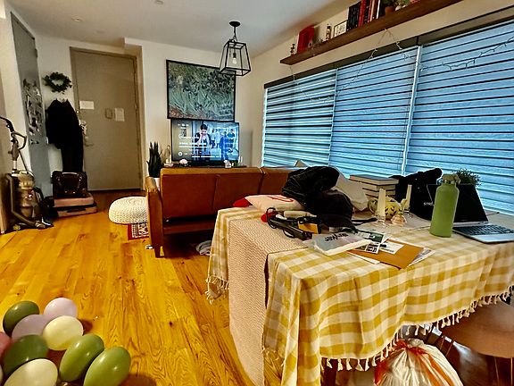 3rd image of 109 Winthrop St #2A
