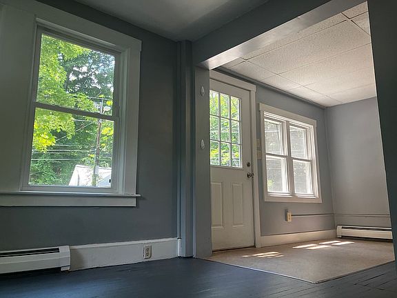 5th image of 36 Pleasant St