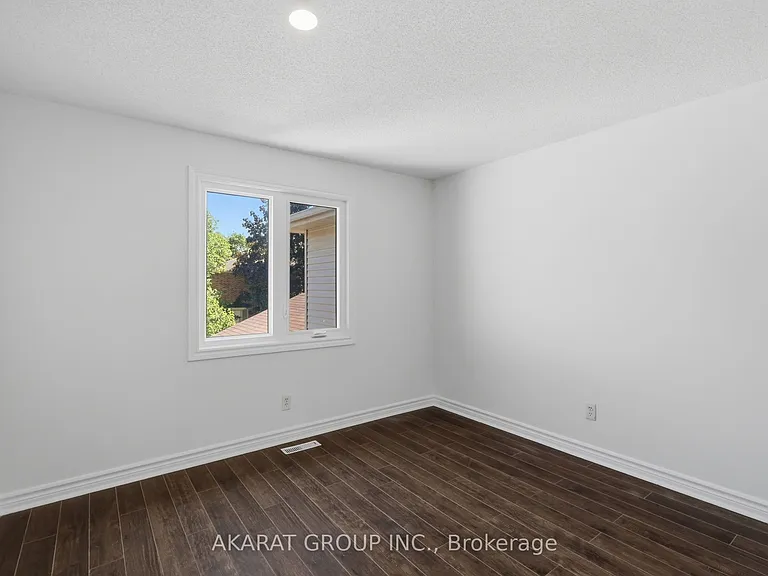 70 Sunnyside Dr #9 — Photo 33