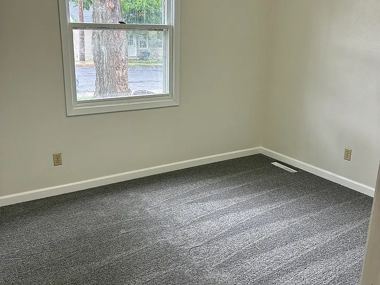 1320 E Elmhurst Ave — Photo 4