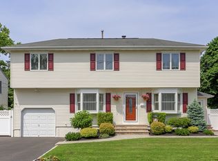 15 Ellwood Rd, East Brunswick, NJ 08816