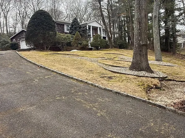7 Stony Run Court, Dix Hills, NY 11746