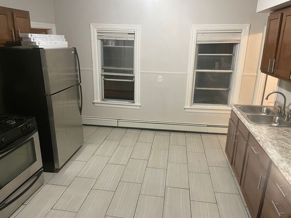 936 Mineral Spring Ave