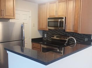 5703 Woodlawn Gable Dr APT H, Alexandria, VA 22309