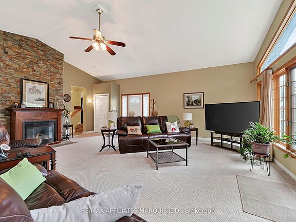 4th image of 1489 Holy Cross Blvd