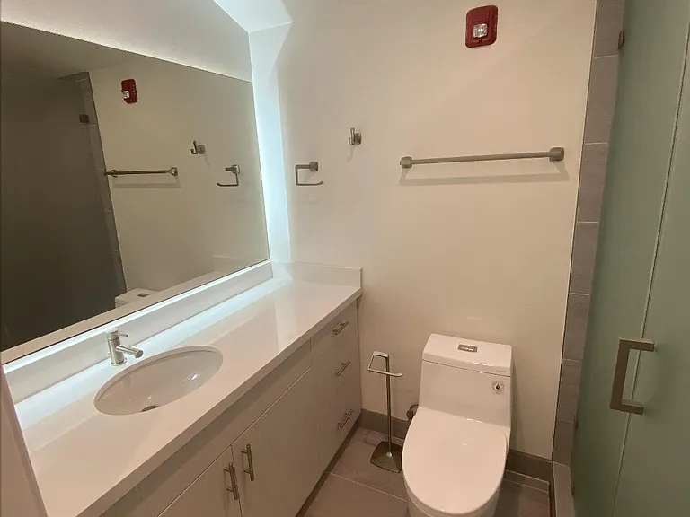 626 Landfair Ave #11 — Photo 23