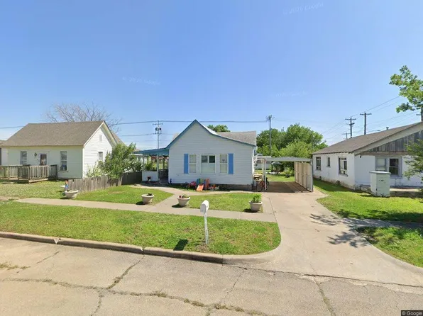 217 W Oak St, Cushing, OK 74023