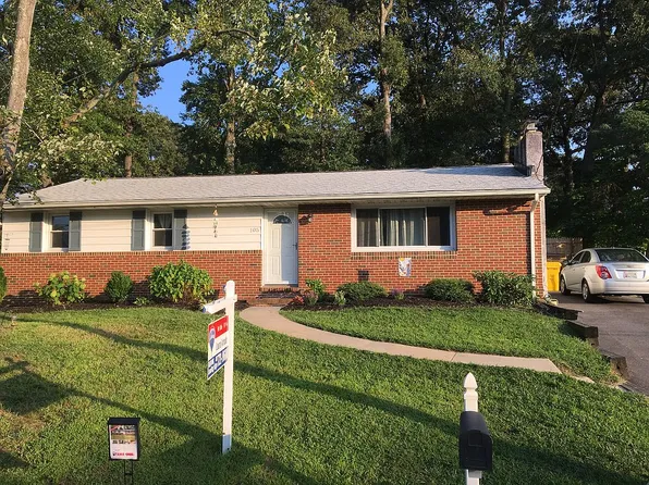 105 W Chestnut St, Pasadena, MD 21122