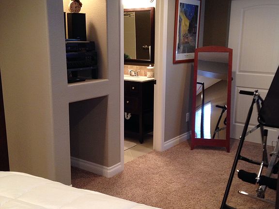  Lower-level master suite 