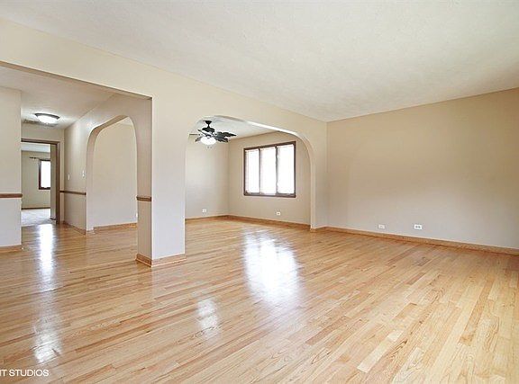 3rd image of 312 Glenridge Ln
