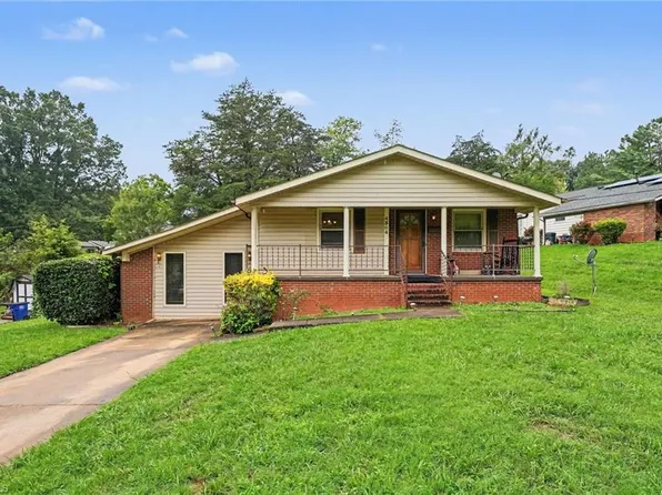4304 N Jasmin Ct, Winston Salem, NC 27105