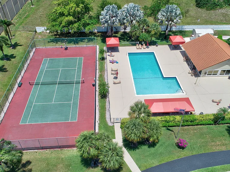 8108 Summer Shores Dr — Photo 36