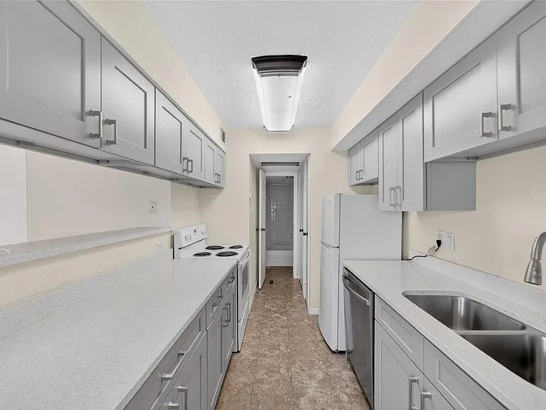 2750 Holly Hall St #1706 — Photo 10
