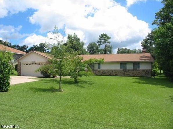 56105 Diamondhead Dr E