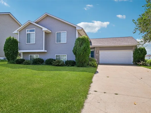 1229 English Ln NE, Cedar Rapids, IA 52402