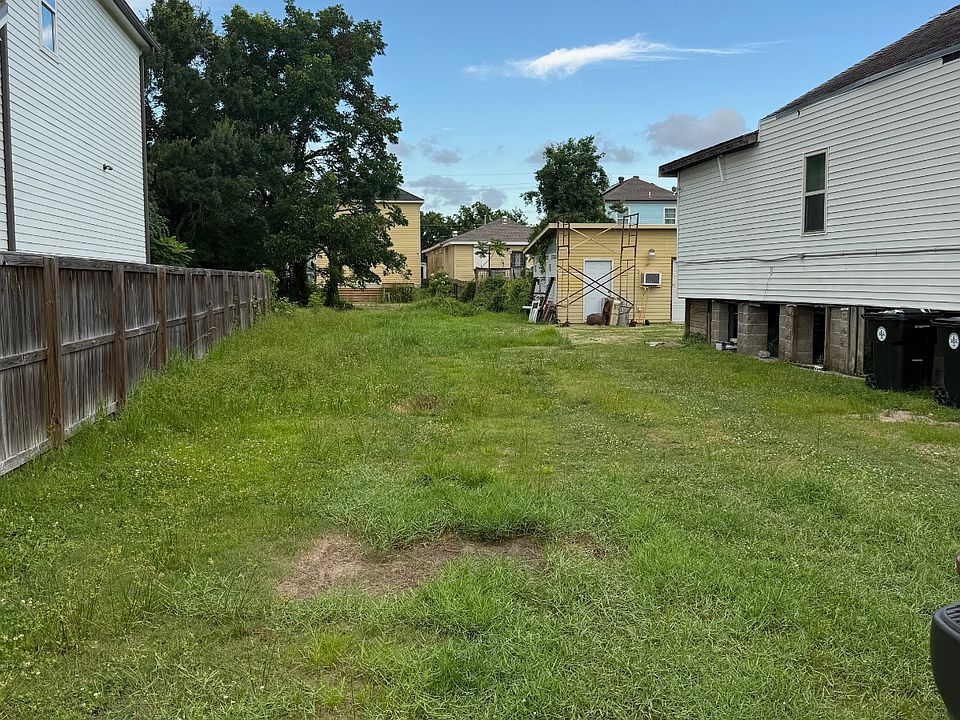 2nd image of 9023 Olive St