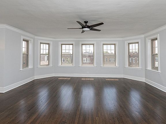 3rd image of 2720 W Winnemac Ave APT 3