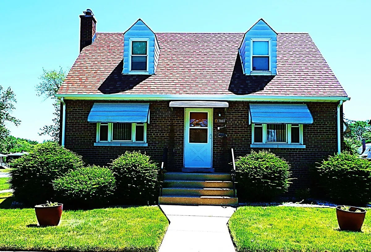 17803 Exchange Ave photo 1