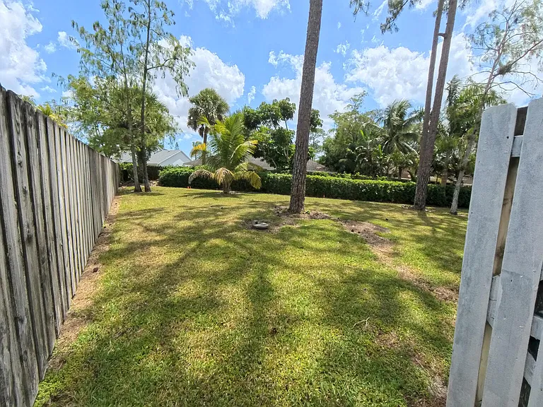 13484 Jonquil Ct — Photo 44