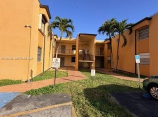 8990 SW 24th St APT 215, Miami, FL 33165