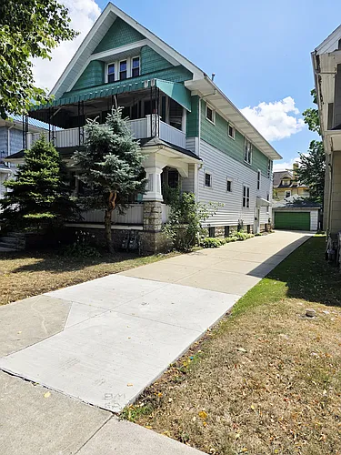 35 Lisbon Ave #1 Photo 1