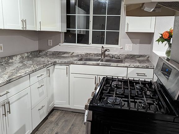5th image of 18326 Lucas Ave