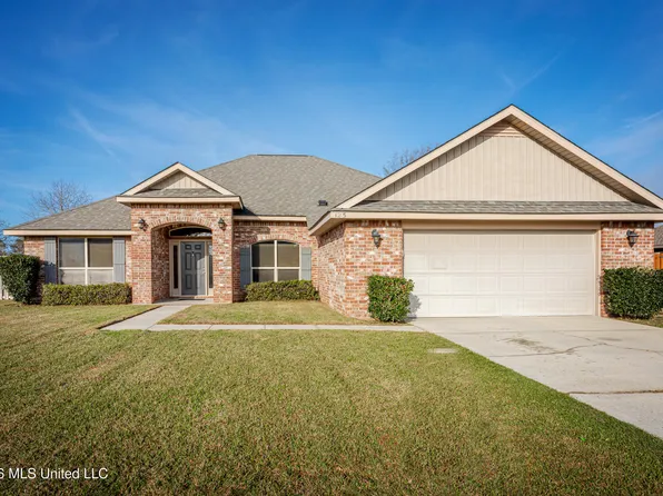 125 Gannet Ln, Ocean Springs, MS 39564