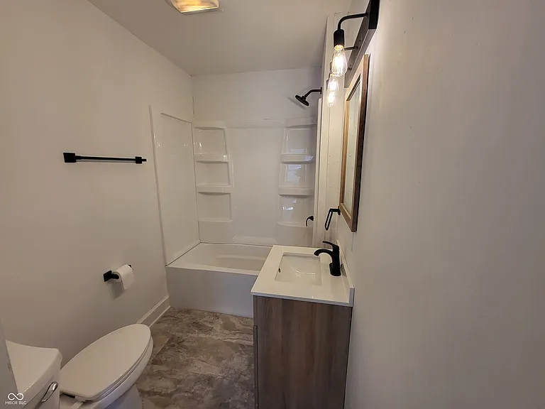 2462 Main St — Photo 13